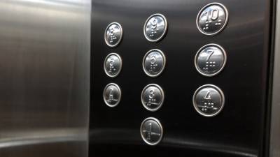 Масштабная программа замены старых лифтов запущена в России