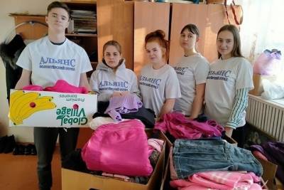 Волонтёры Умётского района передали нуждающимся 100 килограммов одежды