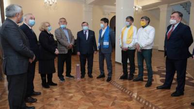 Нужно увязать зарплату чиновников с ростом благосостояния граждан - Nur Otan в Алматы