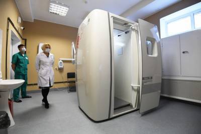 Дрозденко оценил оборудование амбулатории в Вартемягах