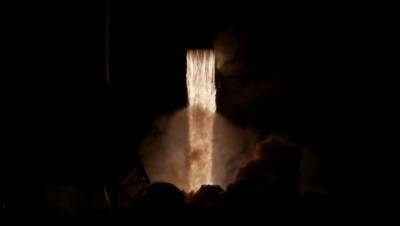 SpaceX запустила ракету-носитель с разведывательным спутником США