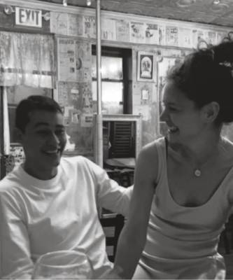 Кэти Холмс - Как это мило: Кэти Холмс и Эмилио Витоло официально признались друг другу в любви - skuke.net - Нью-Йорк