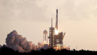 SpaceX вывела на орбиту американский спутник-шпион