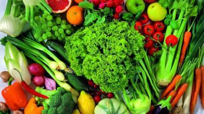 Диетолог развеяла миф о цвете полезных овощей и фруктов