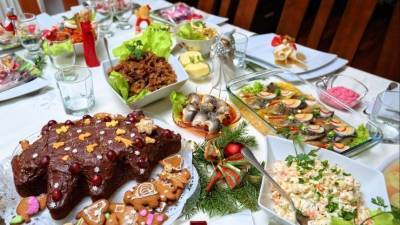 «Идите в гости!» — советы от шеф-повара, как сэкономить на новогоднем столе
