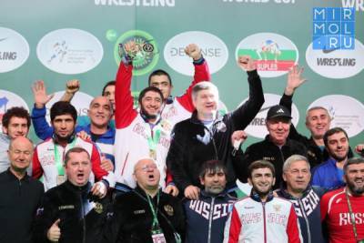 Восемь золотых медалей завоевали вольники Дагестана на Кубке мира