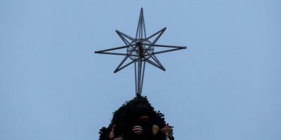 Епифаний рассказал, почему только звезда должна украшать елку