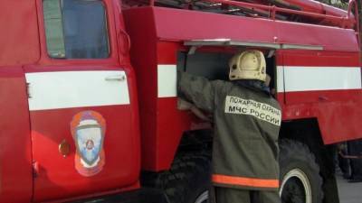 Человек пострадал во время хлопка на складе баллонов в Астрахани