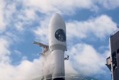 Компания SpaceX запустила ракету Falcon 9 с засекреченным разведывательным спутником США (ВИДЕО)