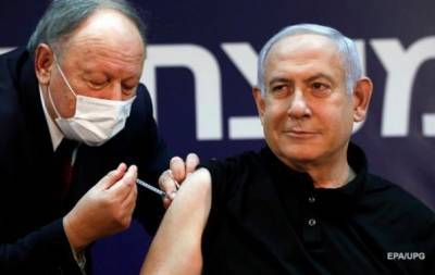 Нетаньяху первым в Израиле привился от COVID-19, видео