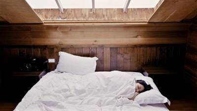 Британский врач Радж рассказал о пользе сна в носках