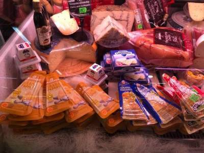 На Полюстровском рынке изъяли более 200 кг санкционных продуктов