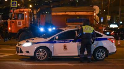 Таксист сбил пешехода на юге Москвы и скрылся