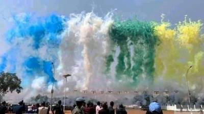 Власти ЦАР организовали красочное шоу в честь Дня Республики