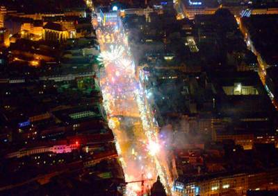 Прага в новогоднюю ночь: видео с вертолета