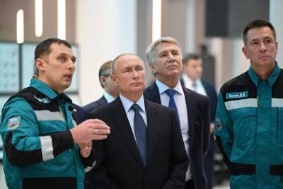 Путин посетил нефтехимический комплекс «Запсибнефтехим» в Тобольске