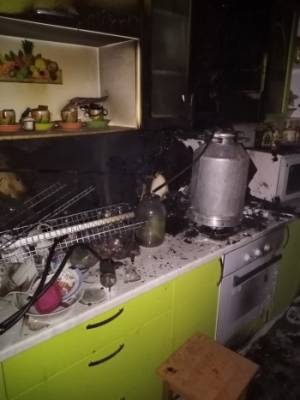 В Череповце самогонщик скончался после пожара на кухне