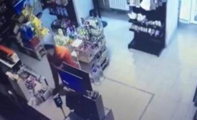 Пожилого тюменца избили в магазине до потери сознания