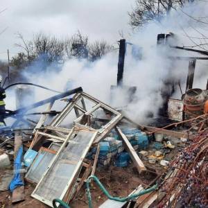 В Запорожском районе горело заброшенное здание. Фото