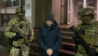 На Львовщине СБУ задержала инспектора таможни за систематические взятки