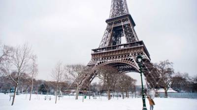 Эйфелеву башню в декабре снова откроют для туристов