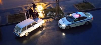 В Петрозаводске водитель, гулявший в кафе до утра, пытался скрыться от полиции и врезался в бордюр (ВИДЕО)