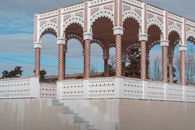 Уникальную мавританскую беседку построили в саду Даурского версаля в Нерчинске
