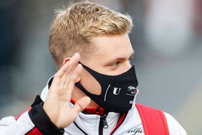 Сын Шумахера стал партнером нового российского гонщика в «Формуле-1»