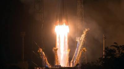 Ракета "Союз" доставила на орбиту спутник ОАЭ