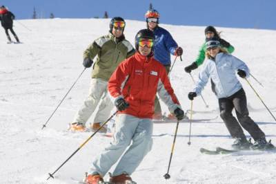 В ВОЗ предупредили о рисках заражения COVID-19 на горнолыжных курортах