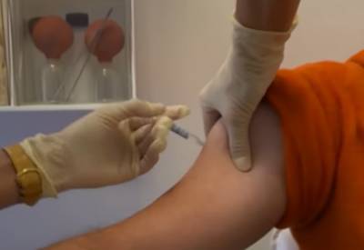 Массовая вакцинация от коронавируса: названа первая страна Европы