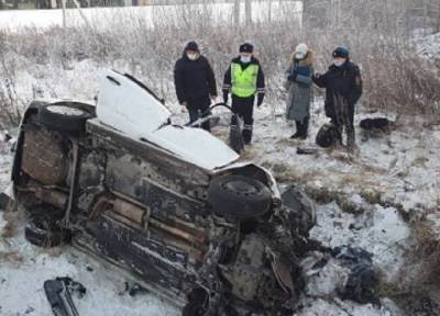 На лысой резине вез в аэропорт: на Урале в ДТП погибли женщина и ребенок, пятеро ранены