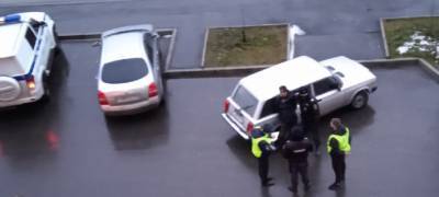 Автоинспекторы поймали водителя, пытавшего уехать после пьяной ночи в караоке-кафе в Петрозаводске