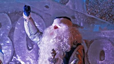 К крымским школьникам не пустят даже Деда Мороза и Снегурочку