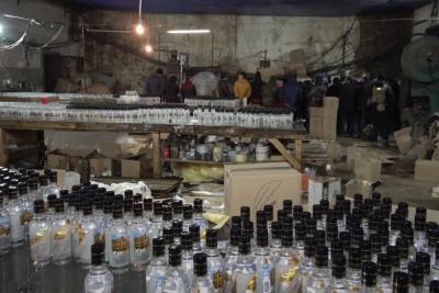 В Ярославской области ФСБ закрыло масштабное производство фальсифицированного алкоголя
