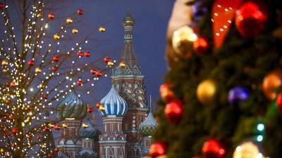 Более 1 тыс. новогодних елей установят в Москве