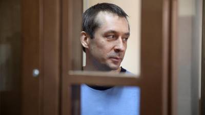 Суд отменил решение о признании экс-полковника Захарченко склонным к побегу