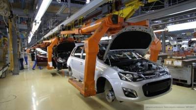 АвтоВАЗ обновил месячный рекорд по продажам автомобилей в России