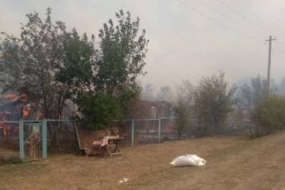 Пострадавшим от крупного пожара в Милютинском районе выделили деньги на покупку нового жилья
