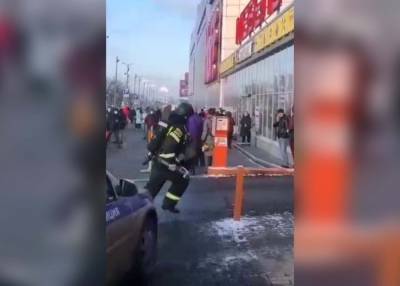 Возгорание на территории АТЦ "Москва" произошло в соседнем от госпиталя здании