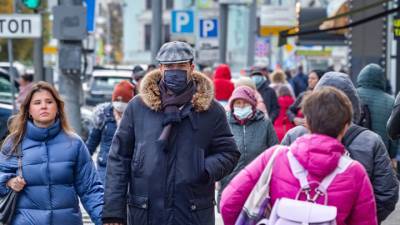 Даже на улице: ВОЗ ужесточила рекомендации по ношению масок