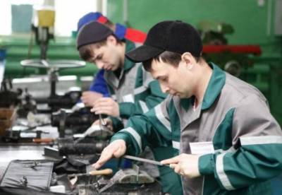 Работа в Украине: каких вакансий стало меньше, а на кого спрос растет