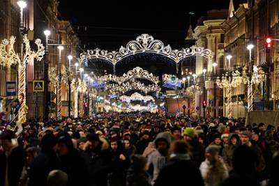 Власти Петербурга запретили работу кафе и ресторанов в новогодние выходные