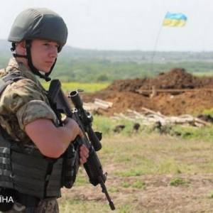 На Донбассе боевики обстреляли и заминировали позиции возле Водяного