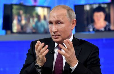 Путин поручил начать вакцинацию от коронавируса в России со следующей недели
