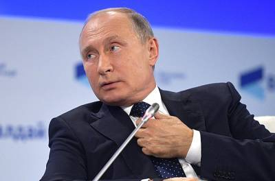 Владимир Путин поручил начать массовую вакцинацию от COVID-19 на следующей неделе