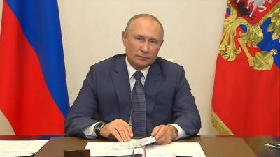 Путин поручил на следующей неделе начать вакцинацию от COVID-19