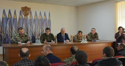 Лидер Карабаха провел встречу с родителями пленных и без вести пропавших военнослужащих
