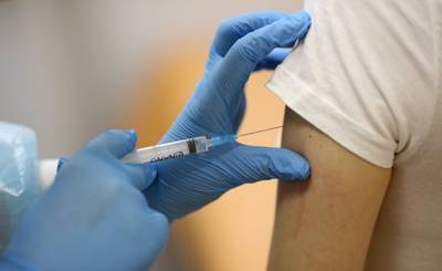Bloomberg (США): Путин вслед за Великобританией объявил о начале массовой вакцинации от covid-19