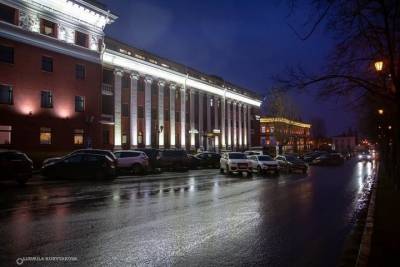 Автомобилисты продолжают парковаться по старинке у «Северной» в Петрозаводске
